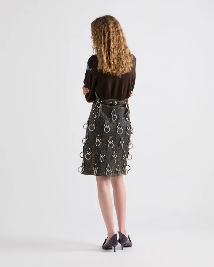 Leather miniskirt with metal rings - Image 5