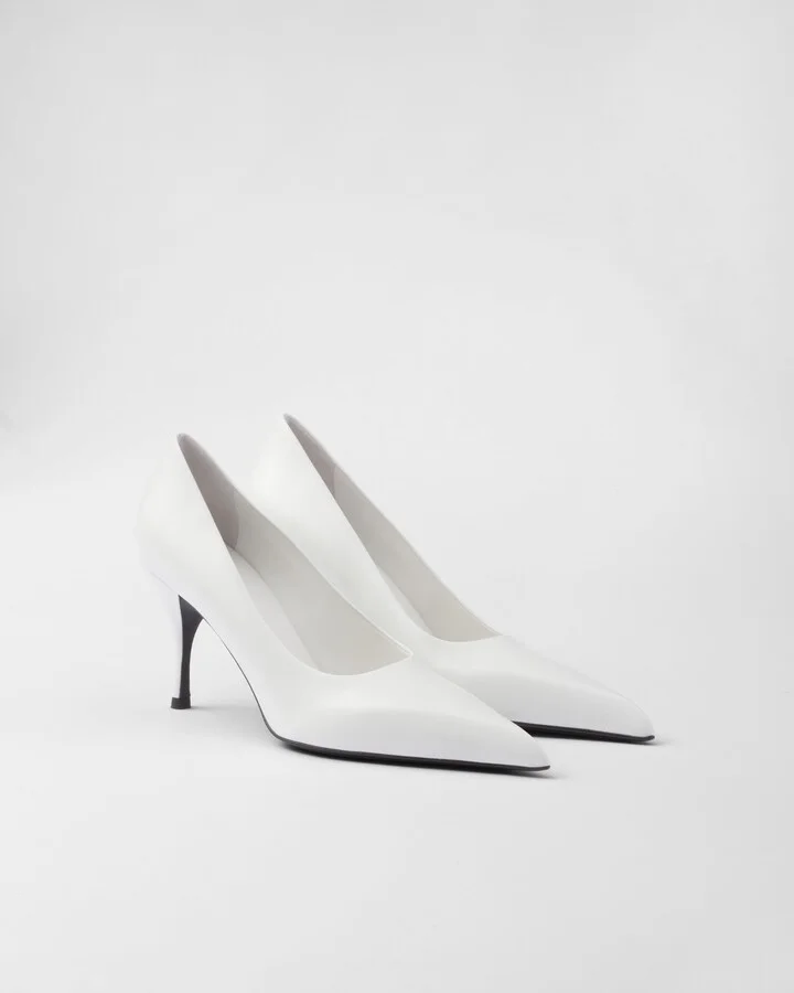 Leather pumps