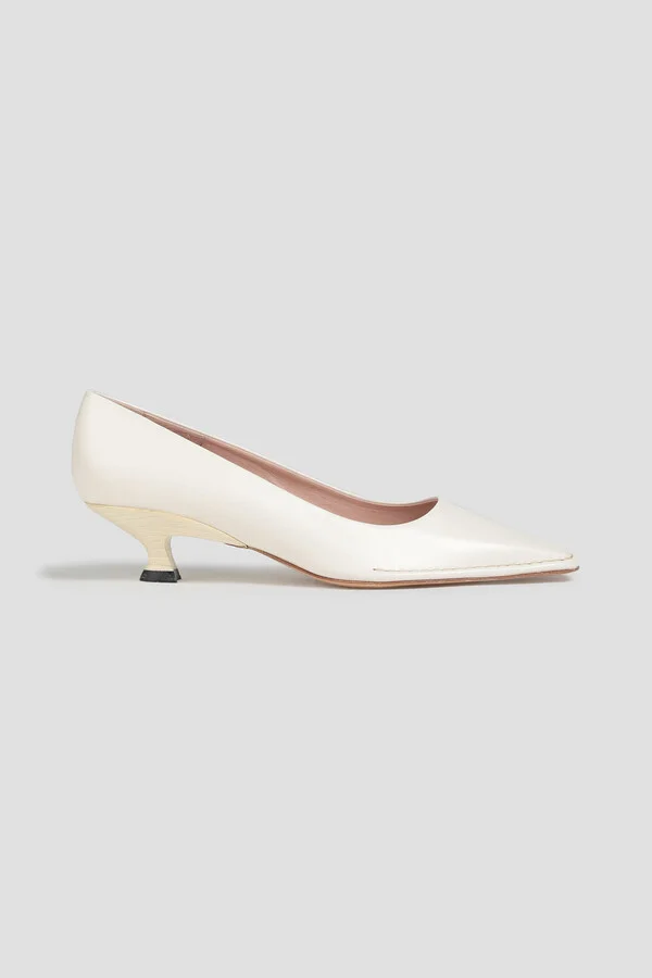 Leather pumps