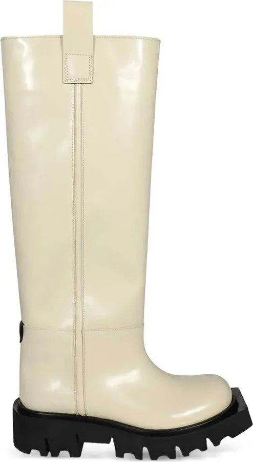 Leather Round-Toe Boots