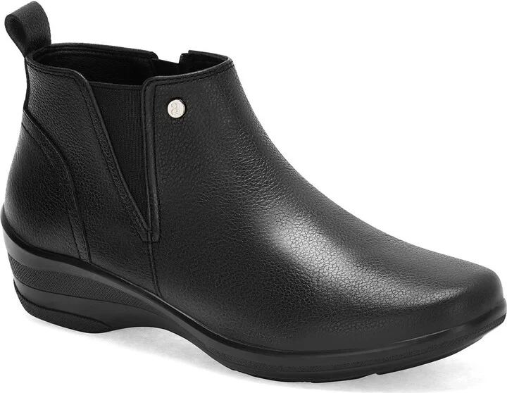 Leather Versatile Booties
