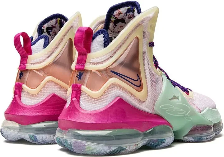 LeBron 19 "Valentine's Day" sneakers - Image 3