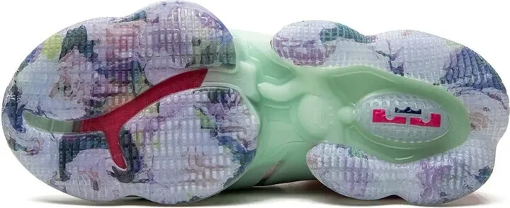 LeBron 19 "Valentine's Day" sneakers - Image 4