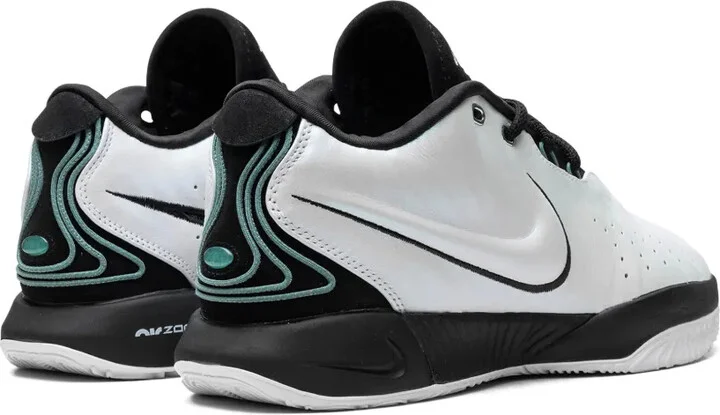 LeBron 21 "Conchiolin" sneakers - Image 3