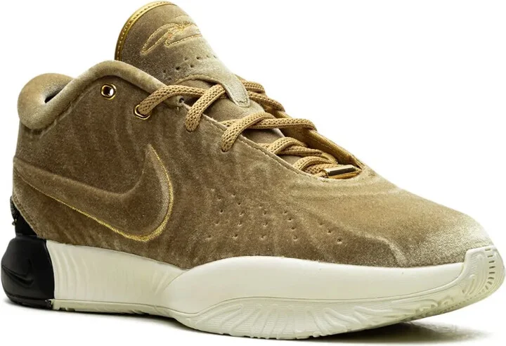 LeBron 21 EP "The Shop Nobility sneakers - Image 2