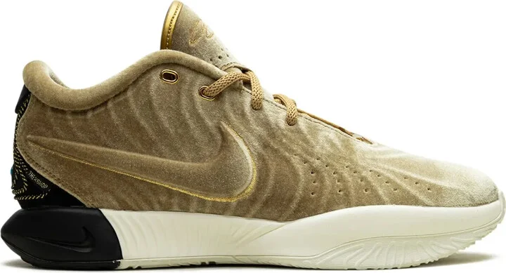 LeBron 21 EP "The Shop Nobility sneakers