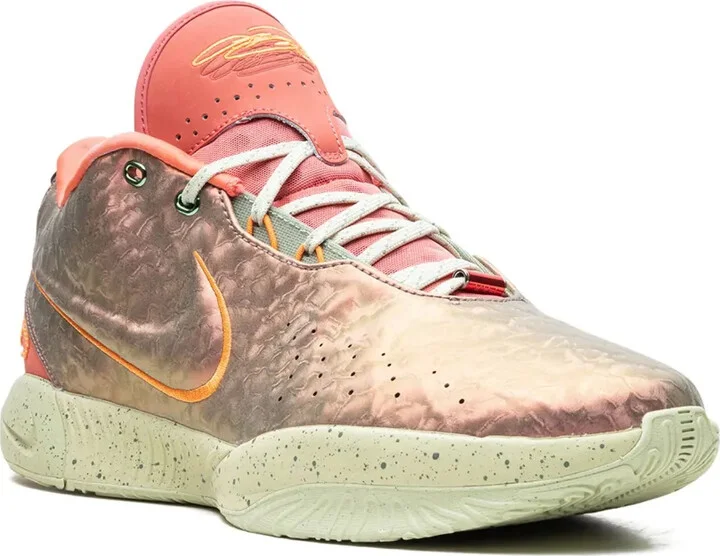 LeBron 21 "Queen Conch" sneakers - Image 2