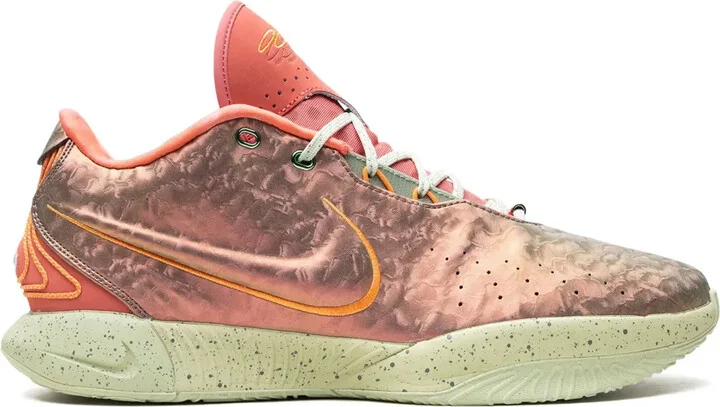 LeBron 21 "Queen Conch" sneakers