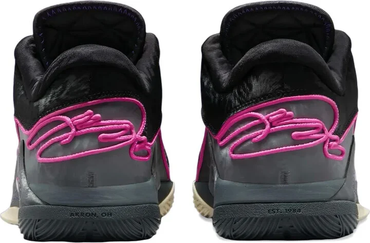 LeBron 22 "Blacklight" sneakers - Image 3