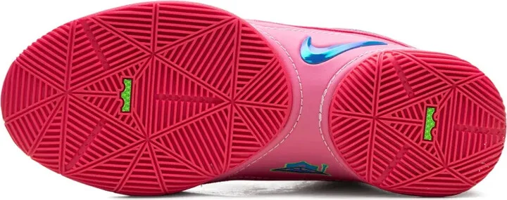 LeBron 22 "I Promise" sneakers - Image 4