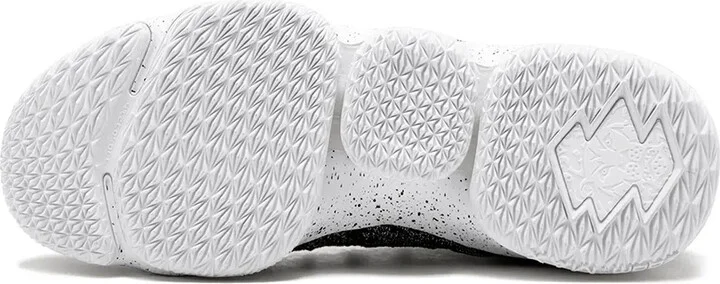 Lebron XV sneakers - Image 4