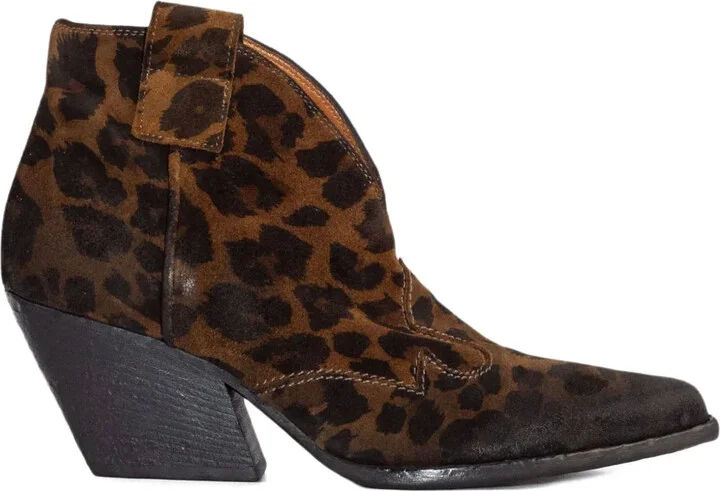 Leopard-Print Pointed-Toe Boots