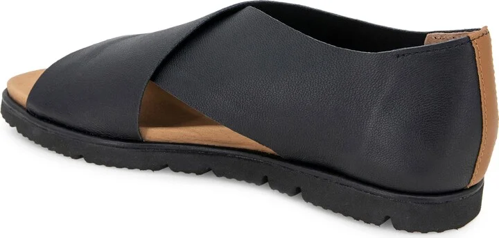 Leslie Flat Sandal - Image 2