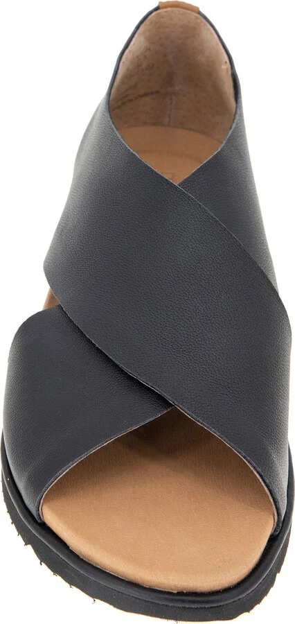 Leslie Flat Sandal - Image 4