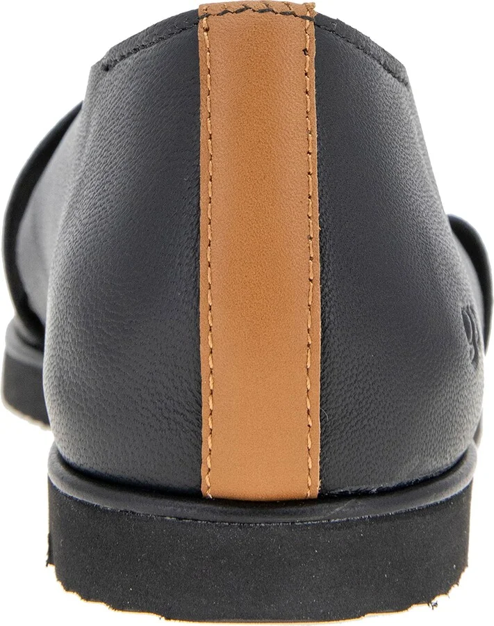 Leslie Flat Sandal - Image 7