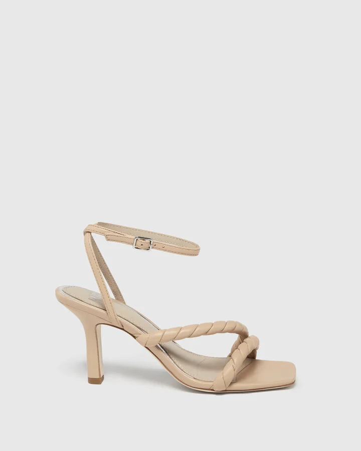 Leslie Sandal