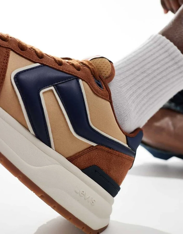Levi's Charge suede denim sneakers in tan and navy - Image 3