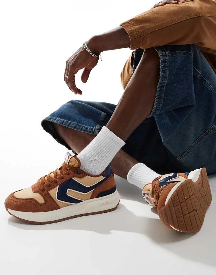 Levi's Charge suede denim sneakers in tan and navy - Image 4