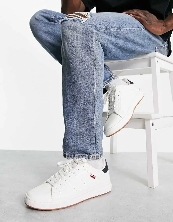Levi's piper sneakers in white with red tab