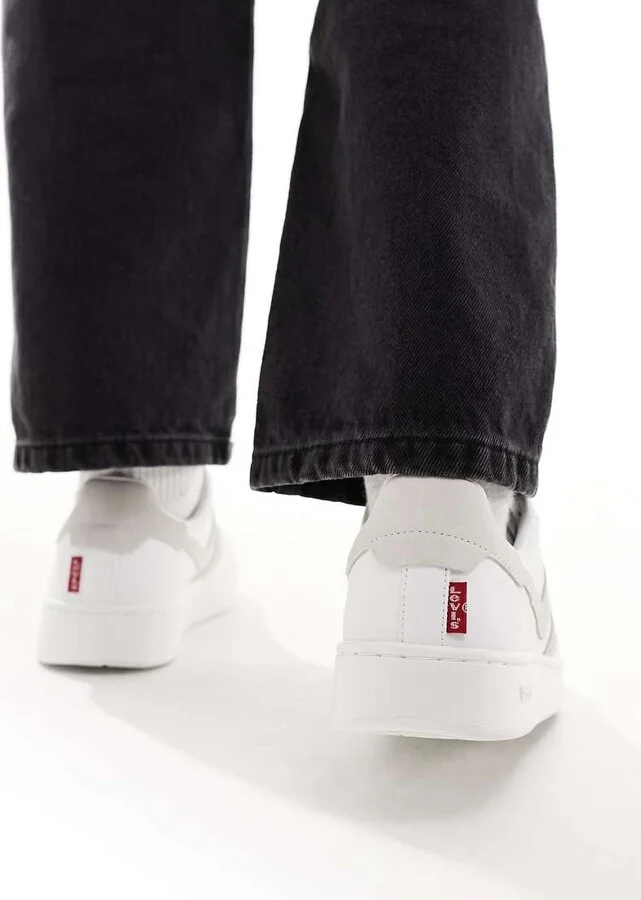 Levi's Swift leather sneakers in white with cream suede backtab - Image 3