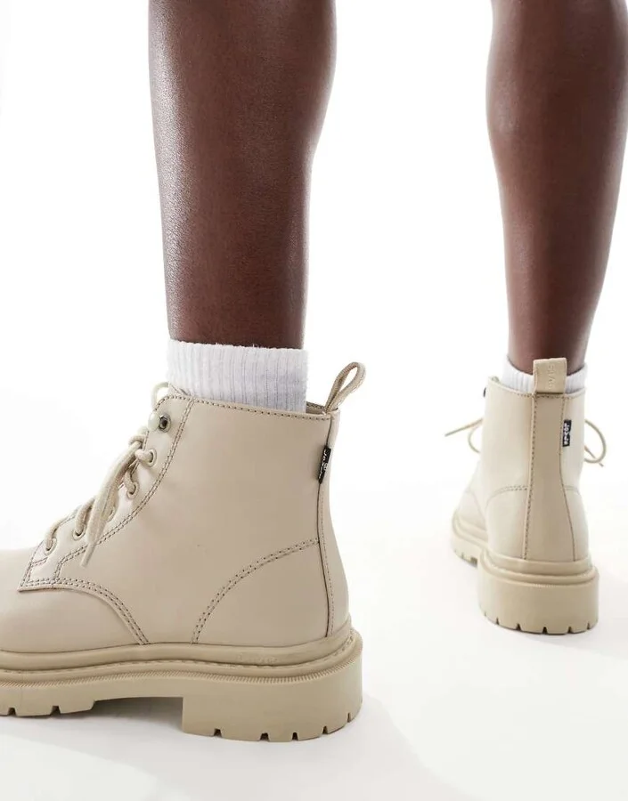 Levi's Trooper leather look lace-up boots in beige - Image 2