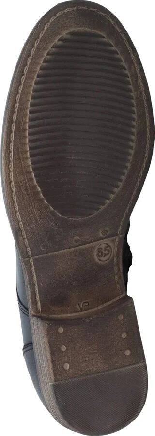 Liam Oxford - Image 6