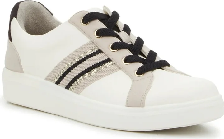 LifeStride Happy Friday Sneaker