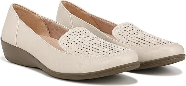 LifeStride India Loafers Women's Flat Shoes Almond Milk : 8.5 M (B), Leather