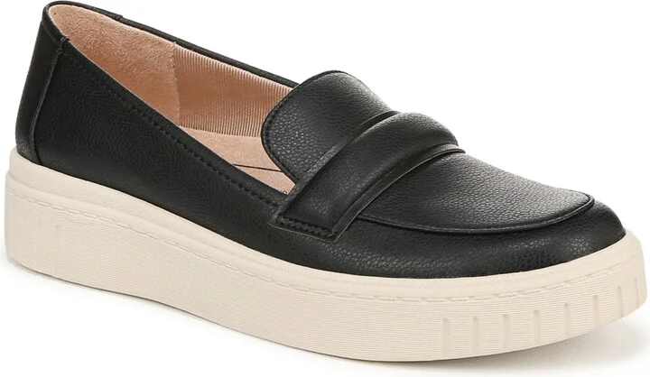 LifeStride Women's Geneva Closed Round Toe Platform Penny Loafers