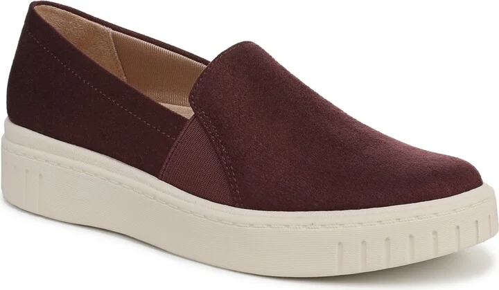 LifeStride Women's Grandeur Round Toe Slip Ons