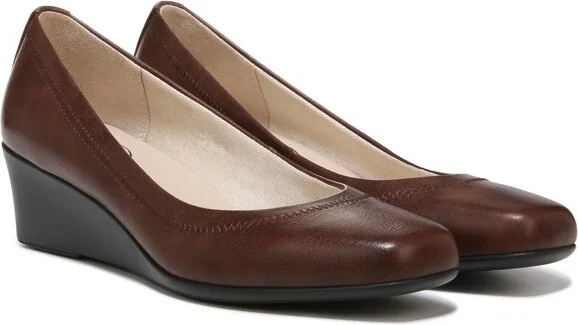 LifeStride Women's Groovy Pump Dark Tan 7.5 M - Image 3