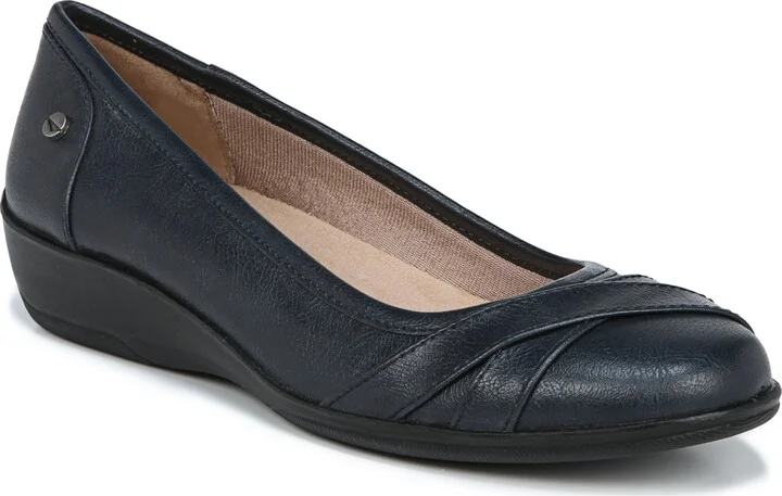 LifeStride Women's I-Loyal Low Wedge Ballet Flats