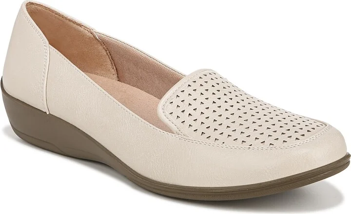 LifeStride Womens India Loafers Almond Milk 8.5 W