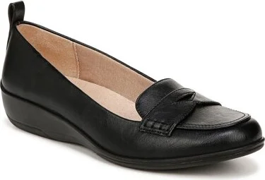 LifeStride Women's Ivonne Loafer Black 6.5 M