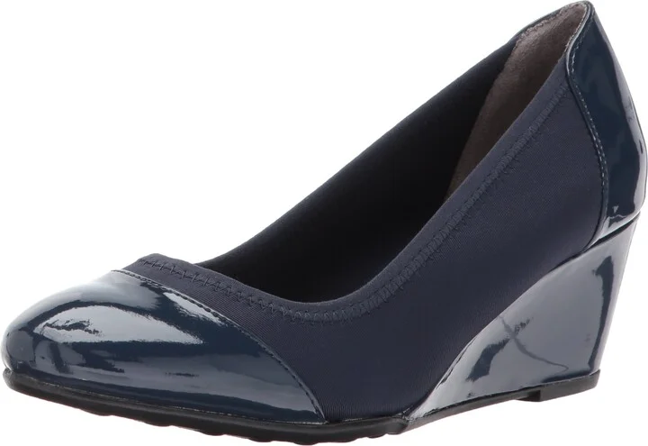 LifeStride Women's Juliana Stretch Wedge Pump