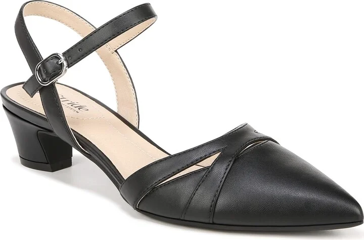 LifeStride Womens Marlee Kitten Heel Pump Black 5.5 M