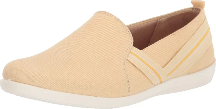 LifeStride Womens Namaste Slip-On Sneaker Butter 11 W
