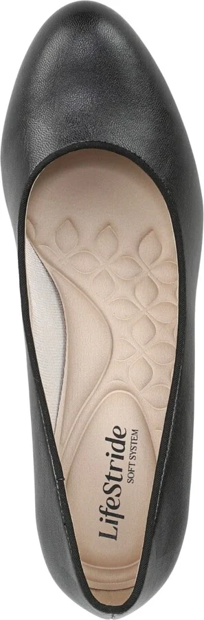 LifeStride Women's Parigi-Plus Dress Pumps - Image 8