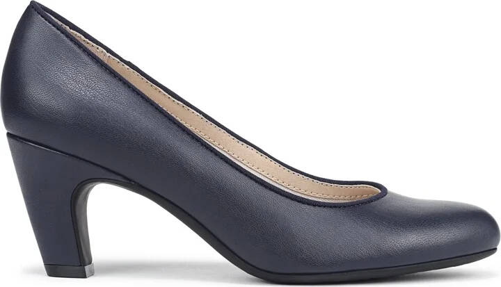 LifeStride Women's Parigi-Plus Dress Pumps - Image 10