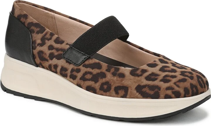 LifeStride Women's Reflection Round Toe Mary Jane Sneakers