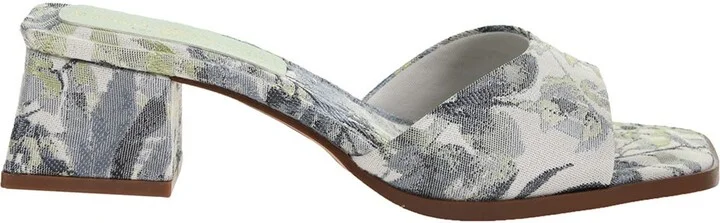 Liinda Slide Sandal - Image 3