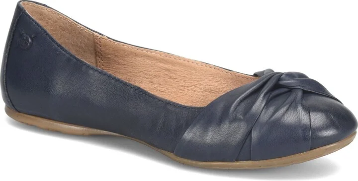 Lilly Pointed Toe Flat