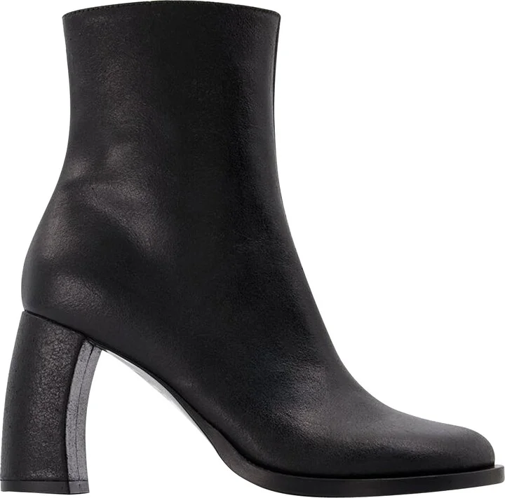 Lisa Ankle Boots in Black Leather