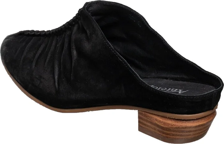 Liselle Ruched Mule - Image 8