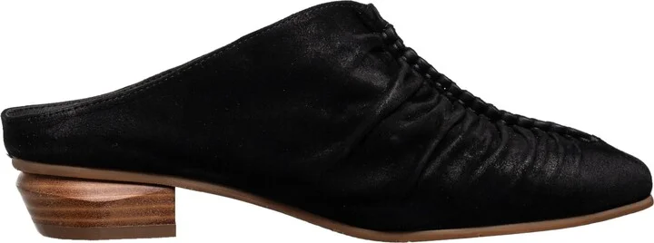 Liselle Ruched Mule - Image 10