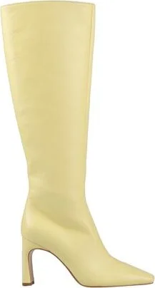 Pastel yellow