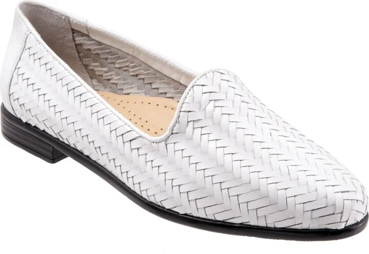 Liz III Flat