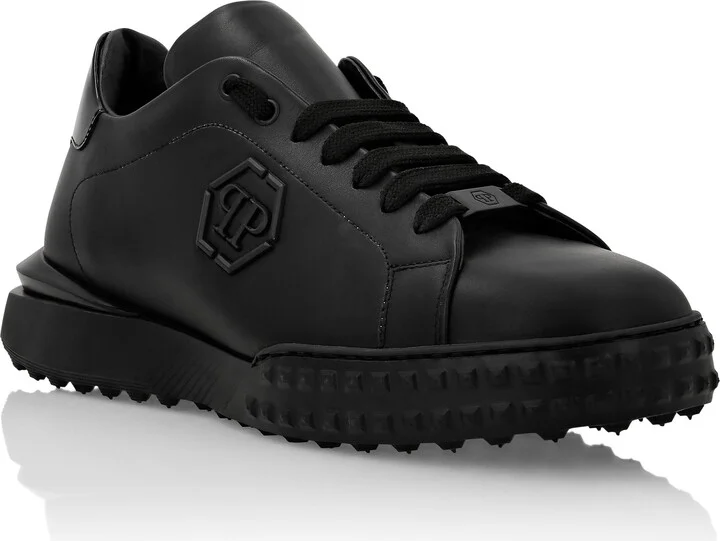 Lo-Top Sneakers