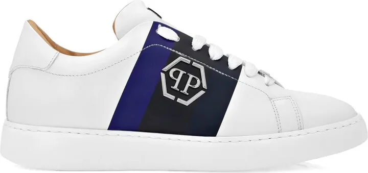 Lo-Top sneakers
