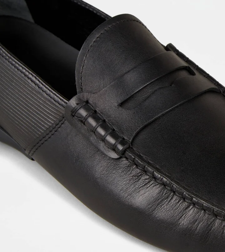Loafers in Leather - Image 6